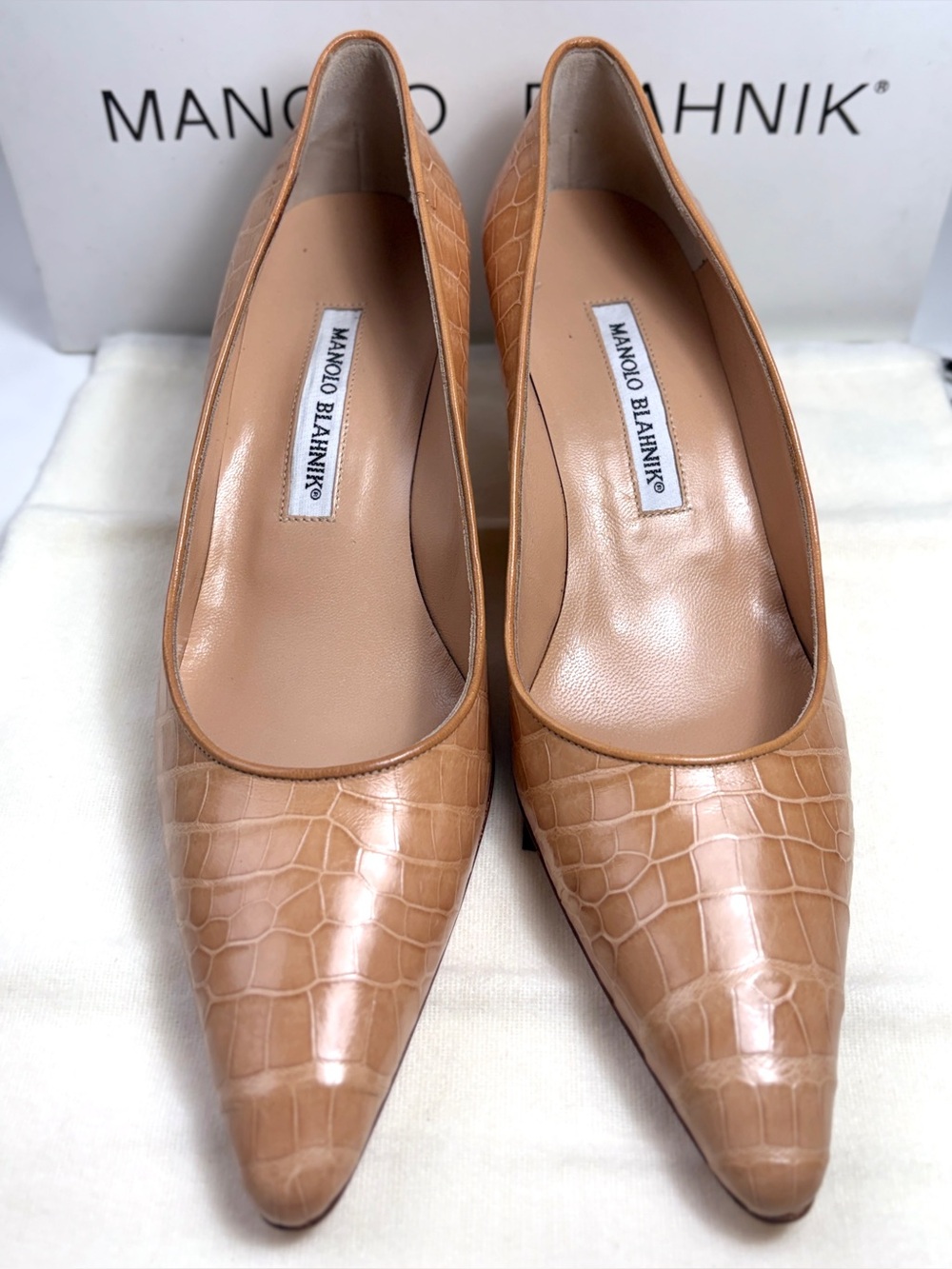 Manolo Blahnik Tan “Mandello” 50mm Leather Embossed Alligator Kitten Heel Sz 7.5 - Picture 2 of 6
